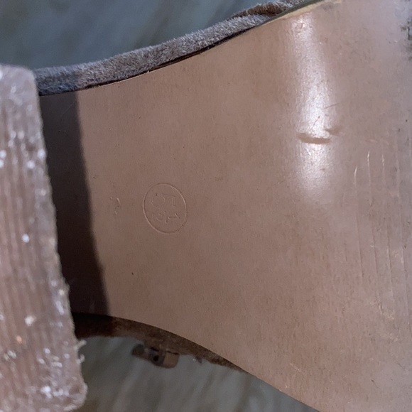 Taupe booties - Picture 4 of 7